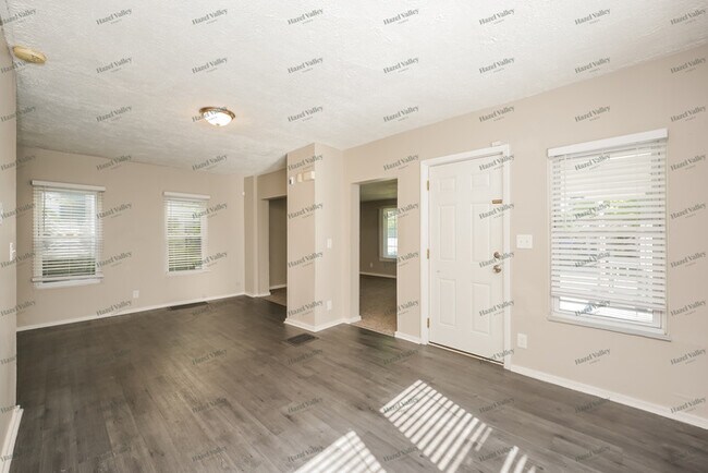 Building Photo - 7905 Berry Ave