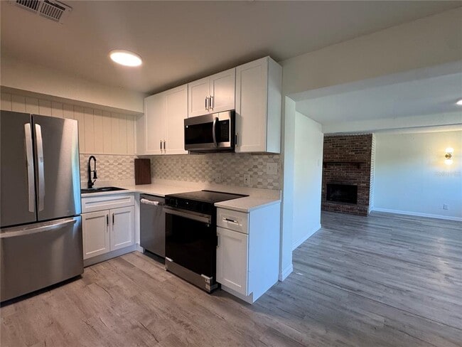 Building Photo - 7224 Valiant Ct