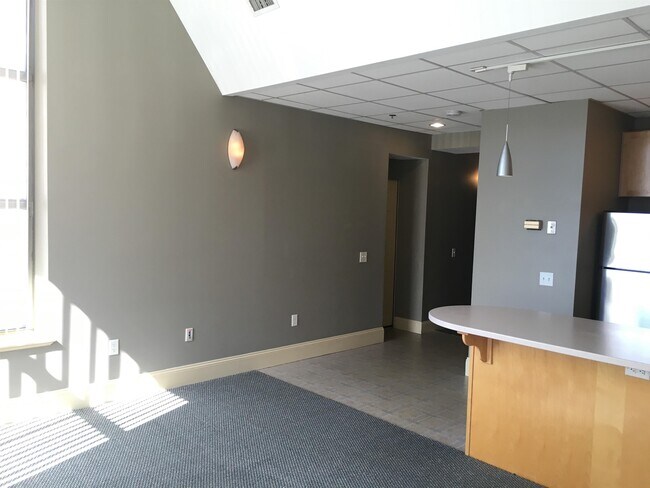 Building Photo - 40 Hanover St
