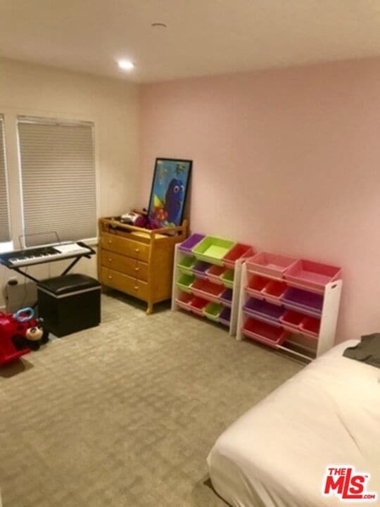 Building Photo - 248 S La Peer Dr