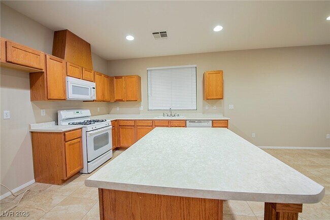 Building Photo - 1022 Pecos River Ave