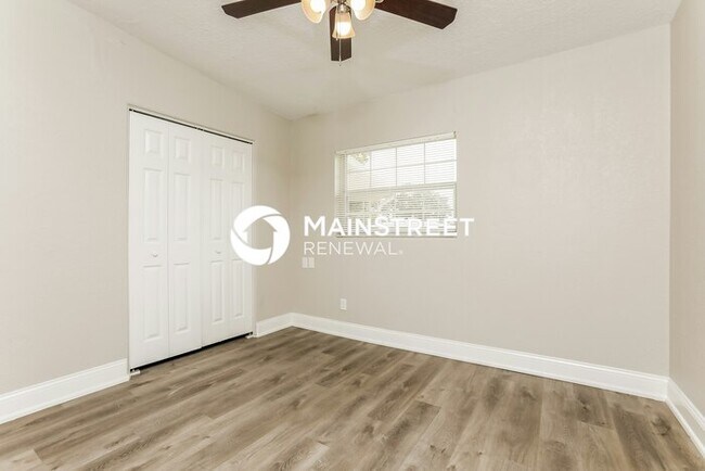 Building Photo - 3 Bedroom Pet-Friendly Home in Orlando, FL with Main Street Renewal