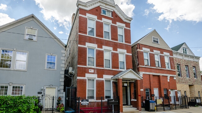 Primary Photo - 2049 W Coulter St