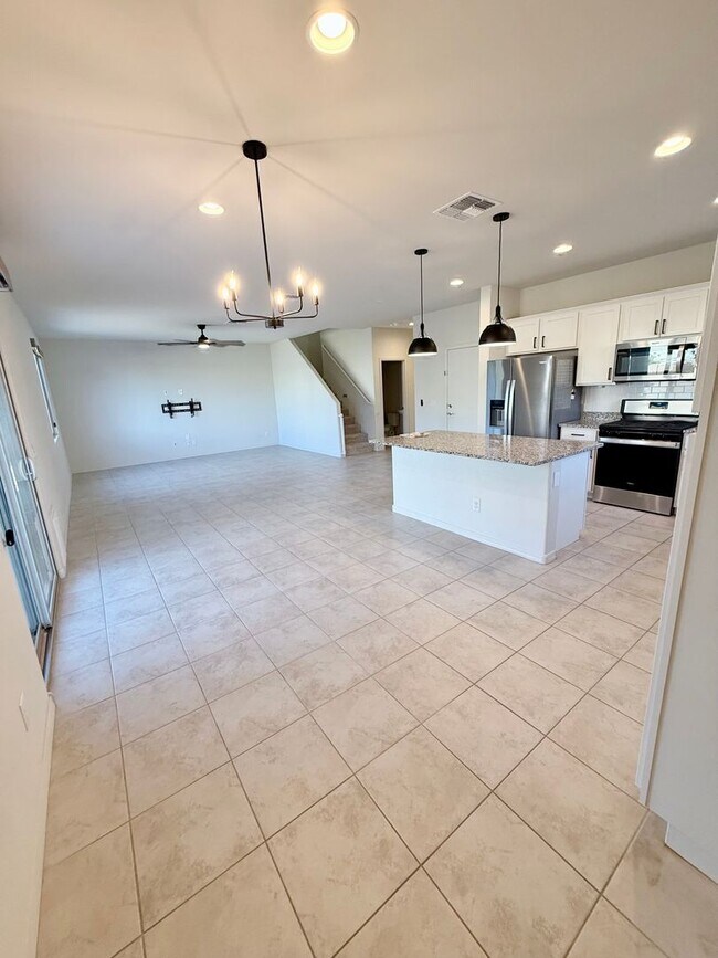Building Photo - BEAUTIFUL Home in San Tan Valley with Mountain View’s! A Must See!