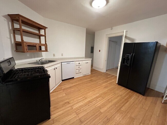 Building Photo - Highland Park II