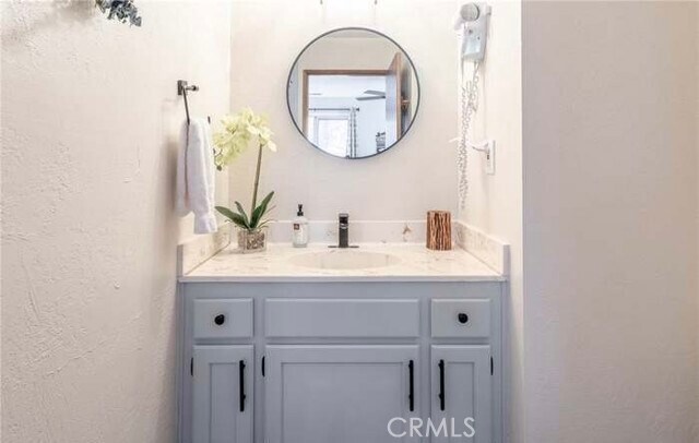 Building Photo - 27981 Rainbow Dr