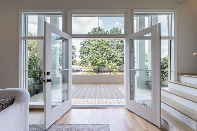 Building Photo - 81 Delmont Dr NE