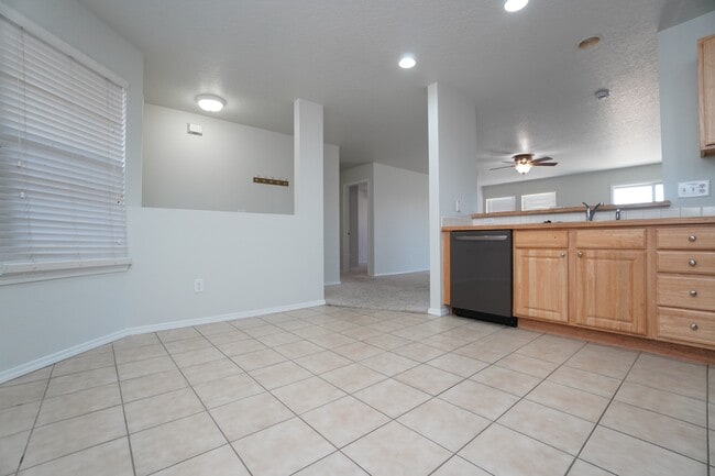 Building Photo - 16274 Silver Creek Ave