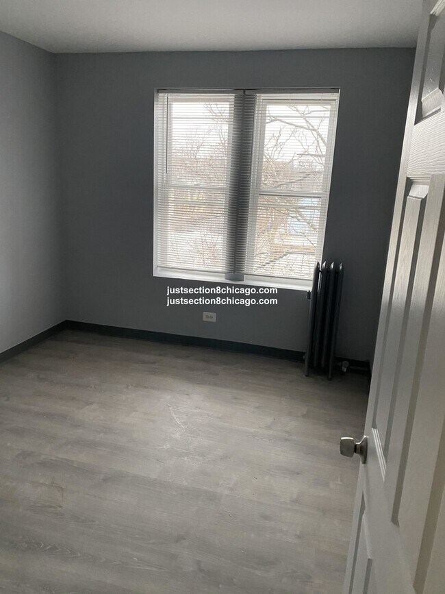 Building Photo - 7200 S Lowe Ave