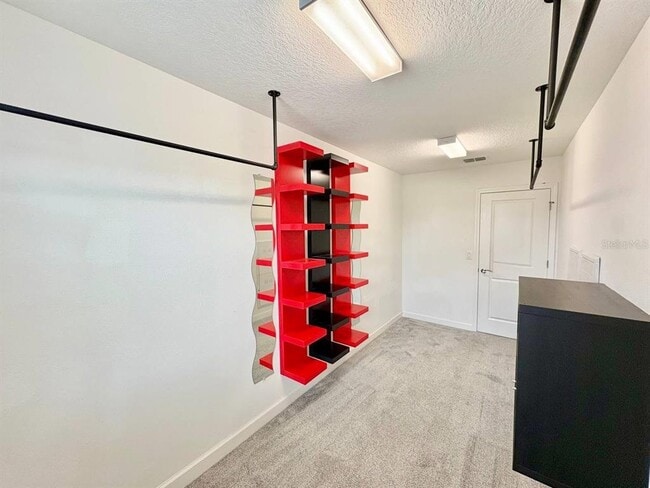 Building Photo - 1695 Ludington Ave