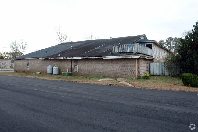 Building Photo - 202-206 S Raleigh St