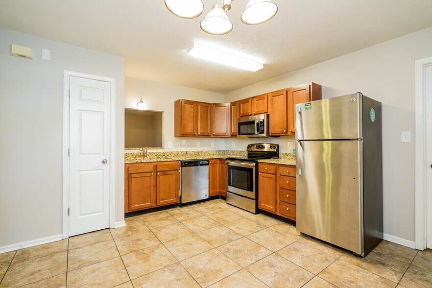 Building Photo - 535 Cahill Ln