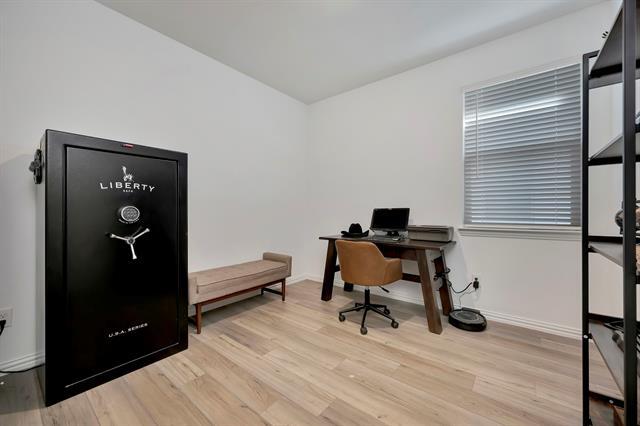 Building Photo - 2604 Starwater Dr