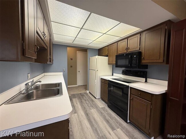 Building Photo - 16870 Edloytom Way