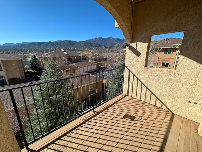 Building Photo - Cozy 3 Bedroom Condo Near Bear Creek Park ...