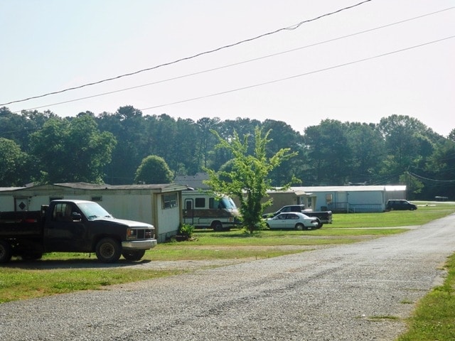 Building - D J's Mobile Home Park