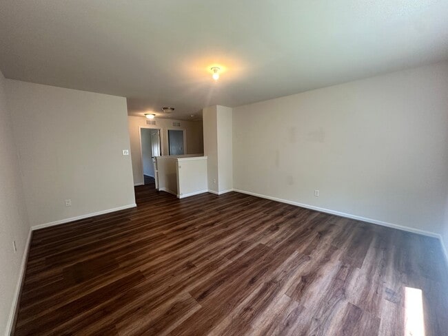 Building Photo - Spacious 4-Bedroom Home – Available Now!