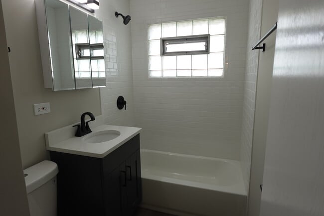 Building Photo - 3118 Martin Ave