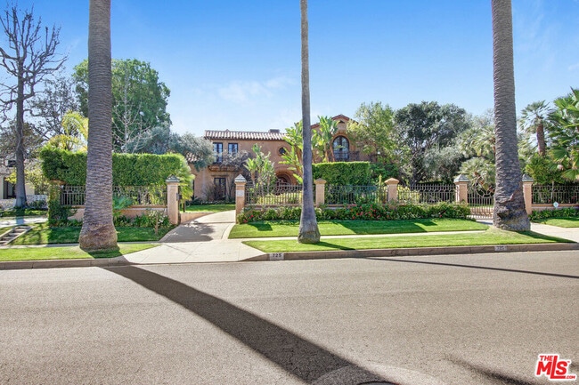 Building Photo - 725 Foothill Rd