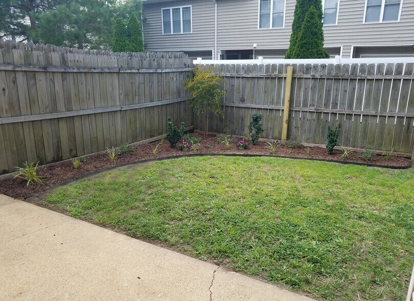 Building Photo - 31 Sally Ann Pl