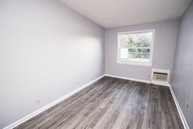 Building Photo - 2764 Kavalier Dr