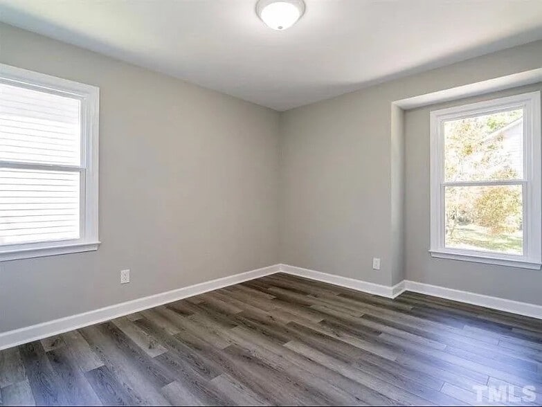 Building Photo - Room in House on Harmony Ct