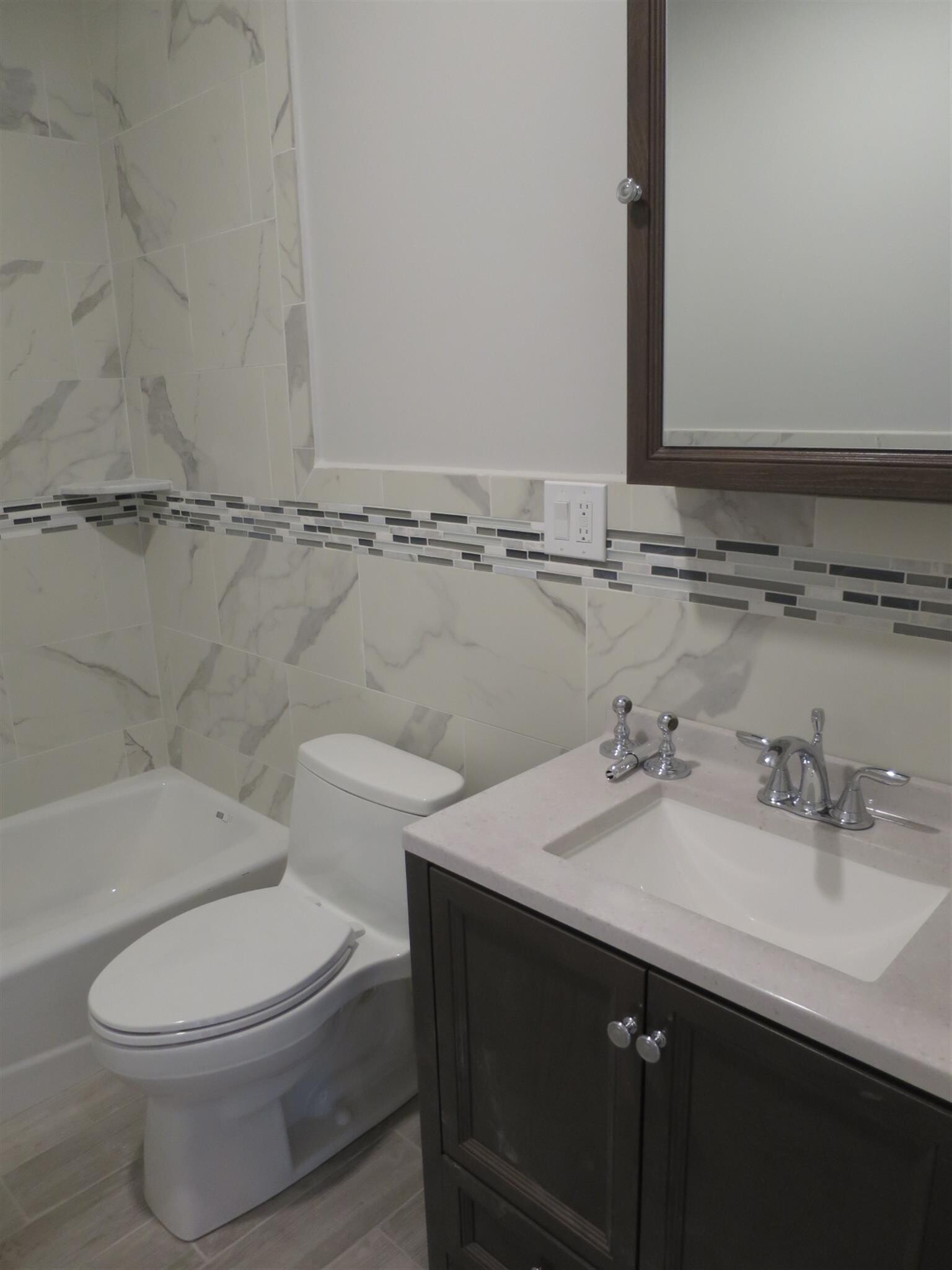 Building Photo - 1121 Broadway