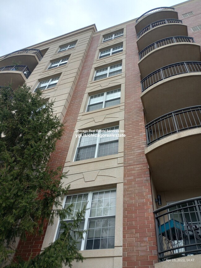 Building Photo - 2825 Easton St