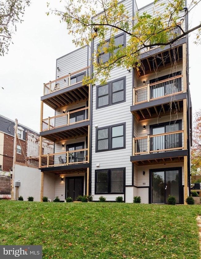 Rear building - 4017 Davis Pl NW