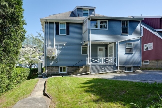Building Photo - 21 Fessenden Rd