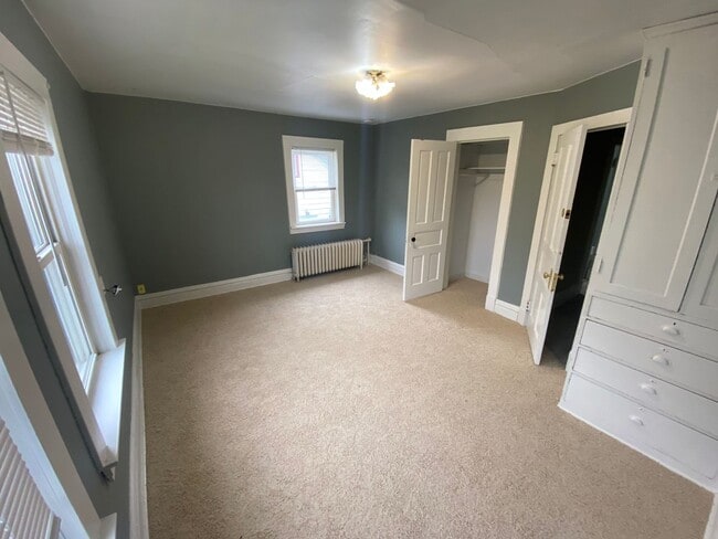 Building Photo - 4229 Gladstone St