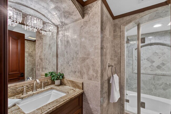 Building Photo - 3400 N Ocean Dr