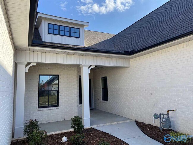 Building Photo - 442 Legend Oak Way SW