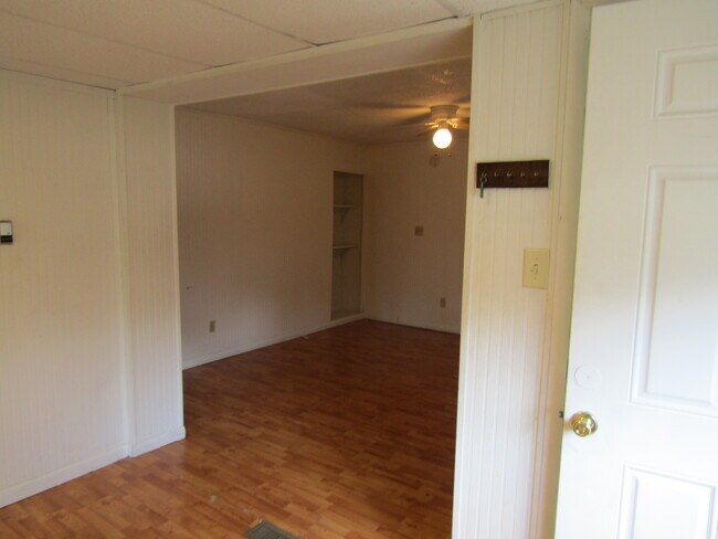 17 1/2 Oak - 17 Oak St