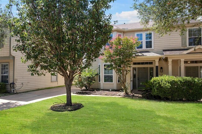 Building Photo - 16879 Mammoth Springs Dr