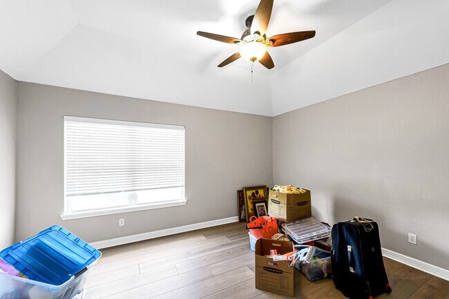 Building Photo - 27923 Barberry Banks Ln