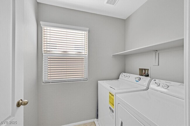 Building Photo - 8920 Hand Painted Ct
