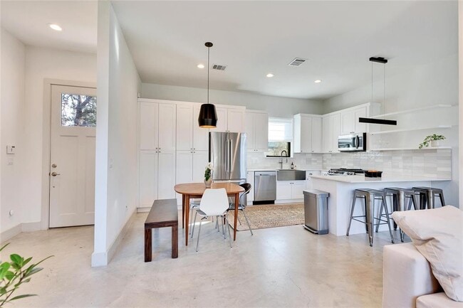 Building Photo - 2105 Pennsylvania Ave