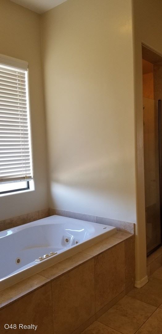 Building Photo - 3 br, 2 bath House - 14032 E Cavedale Dr