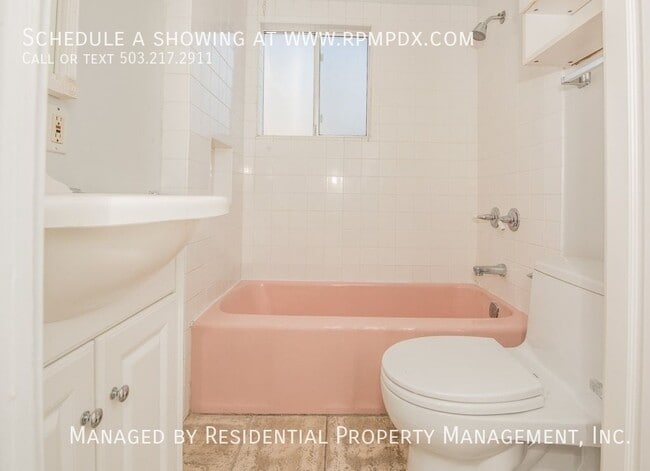 Building Photo - 5616 SE Mall St