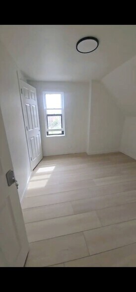 Building Photo - 311 Hilton Pl