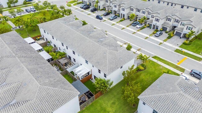 Building Photo - 2652 SE 13th St