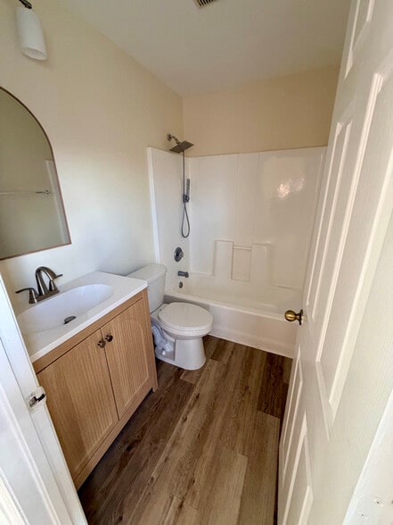 Building Photo - 5105 26th St SW