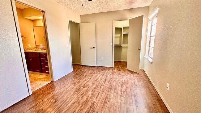 Building Photo - 6715 Lyrewood Ln