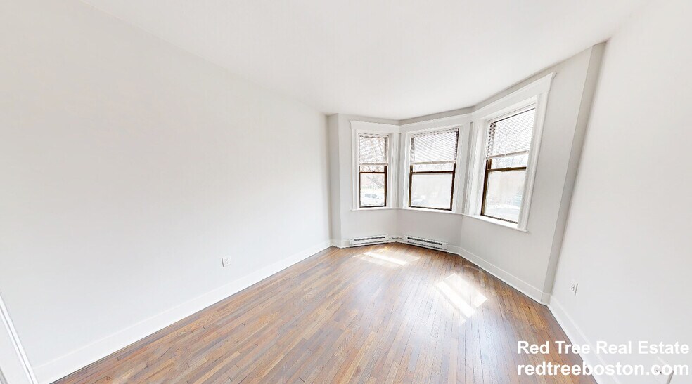 Building Photo - 81 Park Dr