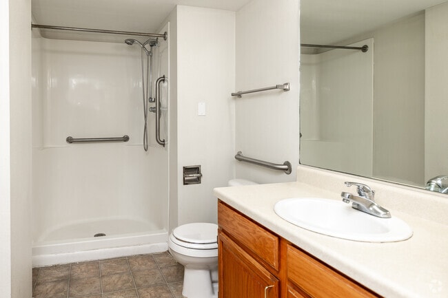 2BR, 1BA - 868 SF - Bathroom - The Burlington Apartments