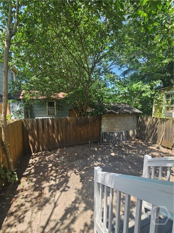 Building Photo - 714 W 38th St
