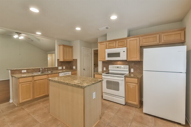 Building Photo - 42 Prairie Oak Dr