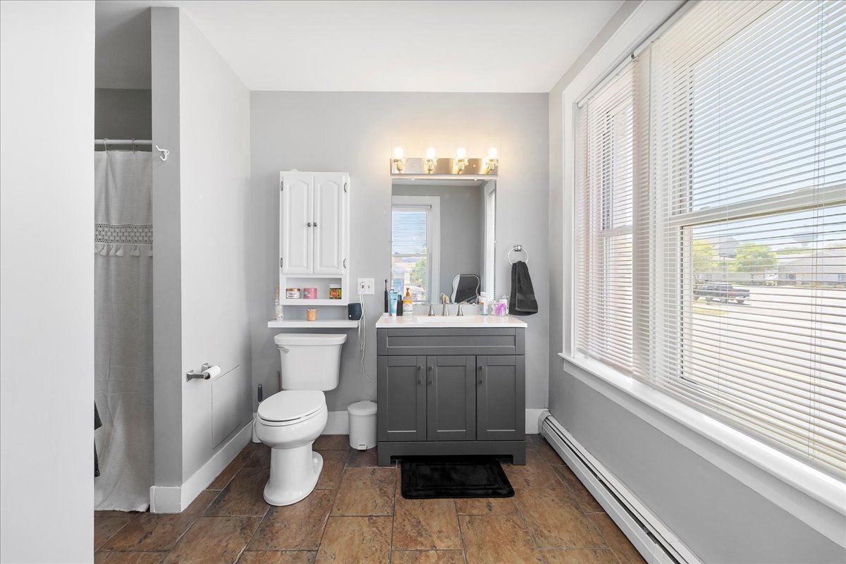 Building Photo - 39 HUDSON Street, Second Floor