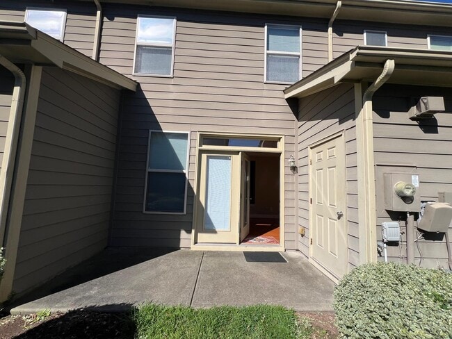 Building Photo - 155 Point Comfort Ln